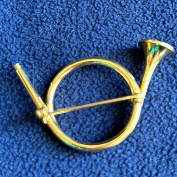 Vintage Small Gold Tone French Horn Brooch - Picture 5 of 5